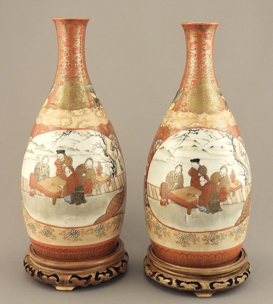 Pair of Japanese Kutani Porcelain Bottle Vases (9 7/8"h) with Stands. (1 of 5)