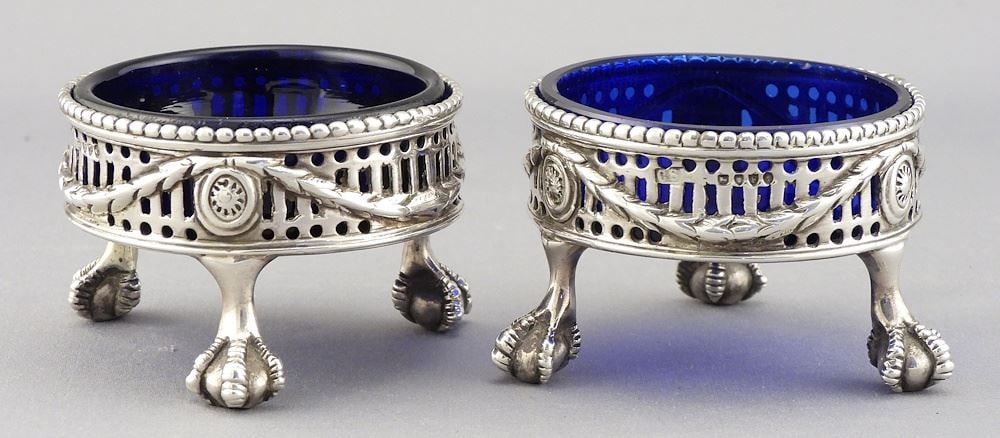 Hallmarked Ball & Claw Open Salts, London/1854, 1 1/2 x 2 1/2"w, 122g.: Hallmarked Ball & Claw Open Salts, London/1854, 1 1/2 x 2 1/2"w, 122g.