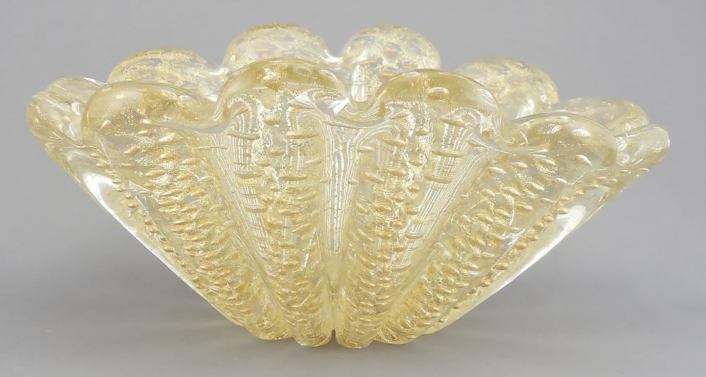 Barovier & Toso "Cordonato d'oro" Glass Bowl, 4 1/4 x 9 1/4 x 7 1/4".: Barovier & Toso "Cordonato d'oro" Glass Bowl, 4 1/4 x 9 1/4 x 7 1/4".