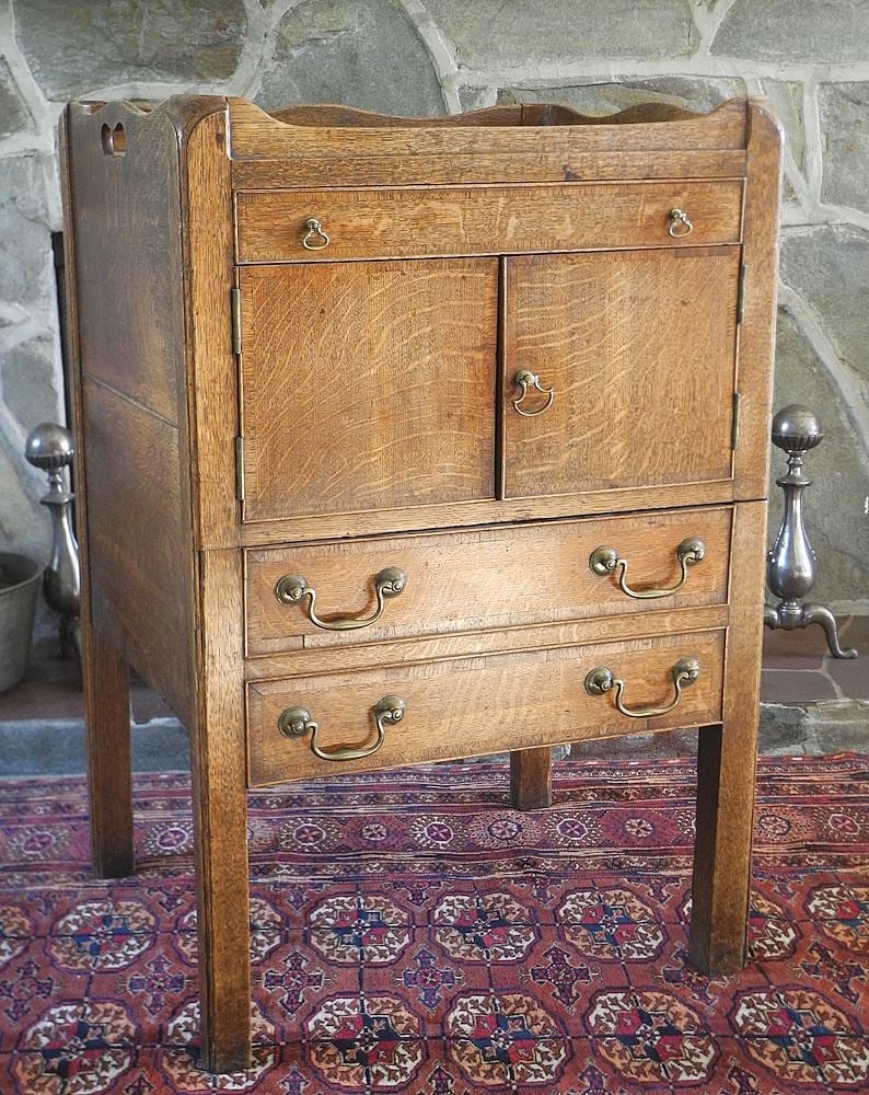 Georgian Mahogany Night Table with Drawer & Cupboard Above Commode, 21 x 18 x 32 1/4"h. (1 of 8)