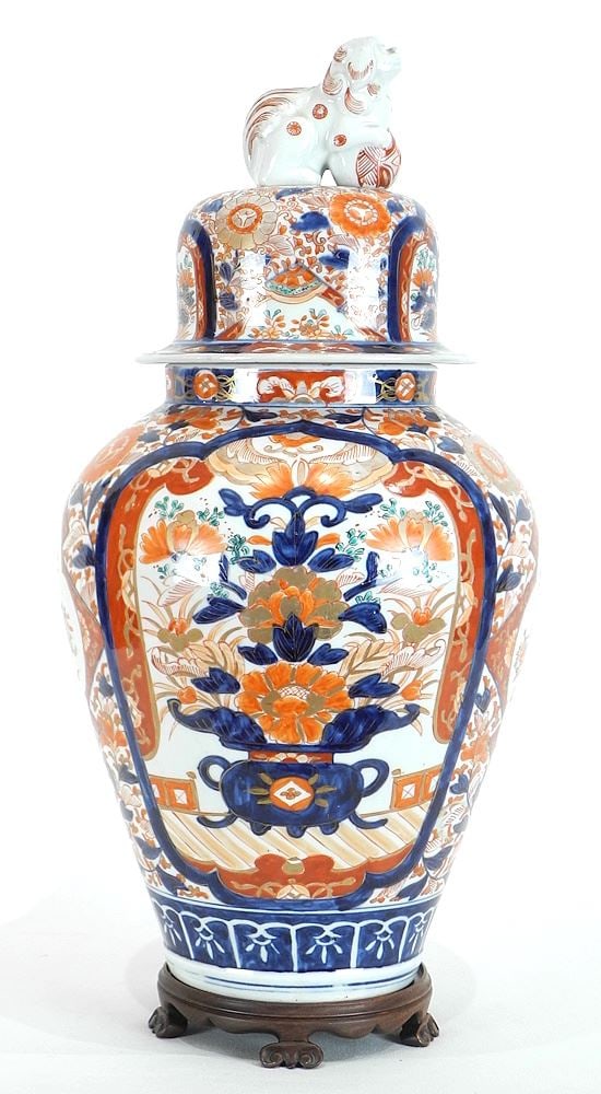 Japanese Imari Vase, 19 1/2"h with Stand.: Japanese Imari Vase, 19 1/2"h with Stand.