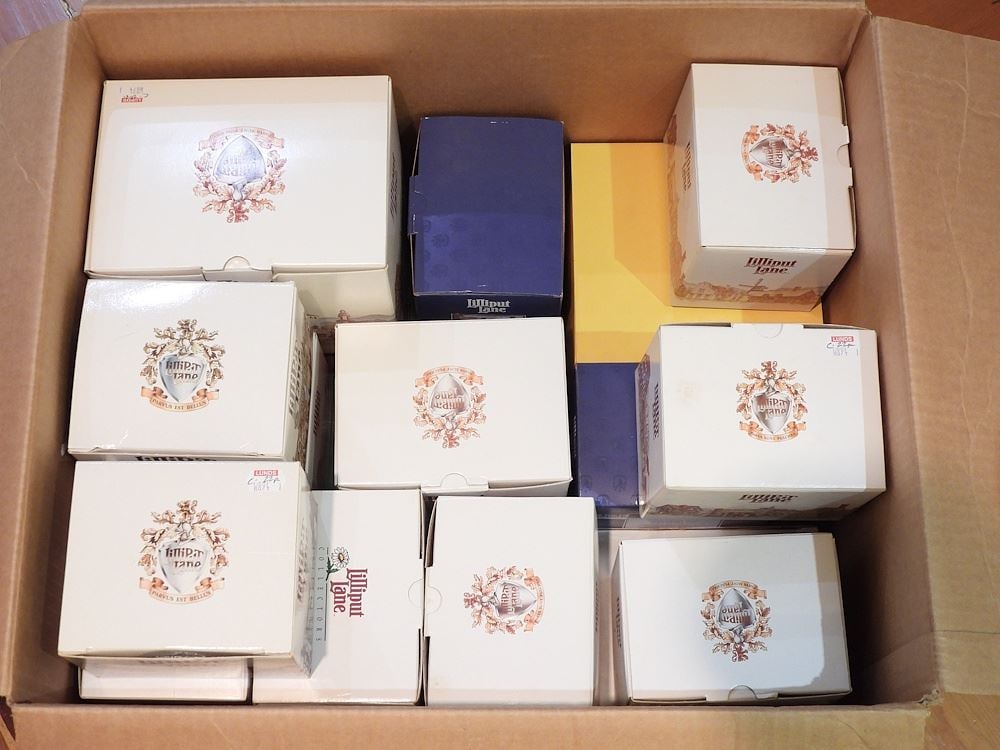 Collection of Lilliput Lane Cottages in Original Boxes (22pcs). (1 of 4)