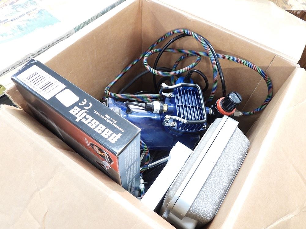 Mini Air Brush Compressor with 2 Dremels & Accessories.: Mini Air Brush Compressor with 2 Dremels & Accessories.