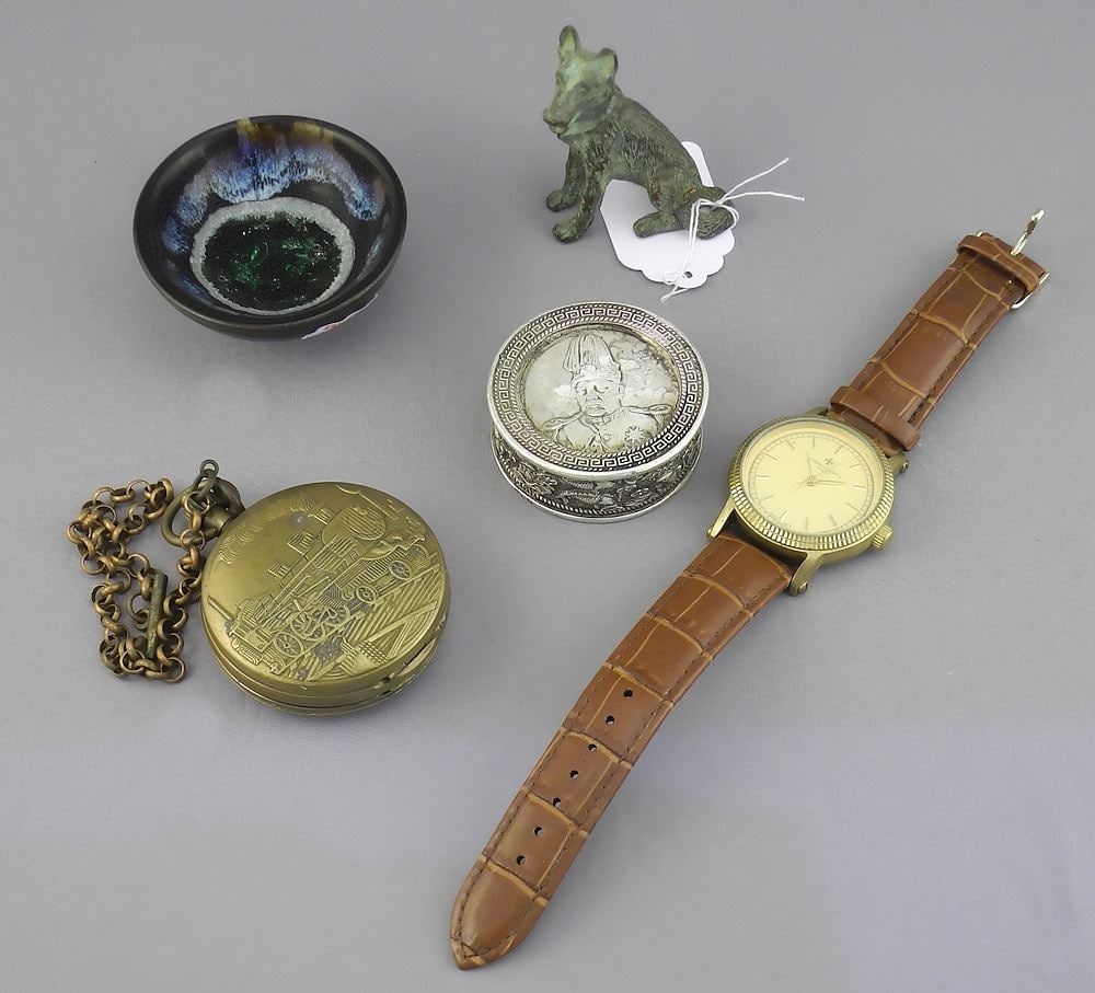 Dark Glazed Wine Bowl/Metal Alloy Dog Ornament/Wristwatch/Pocket Watch /"Warlord" Round Box.: Dark Glazed Wine Bowl/Metal Alloy Dog Ornament/Wristwatch/Pocket Watch /"Warlord" Round Box.