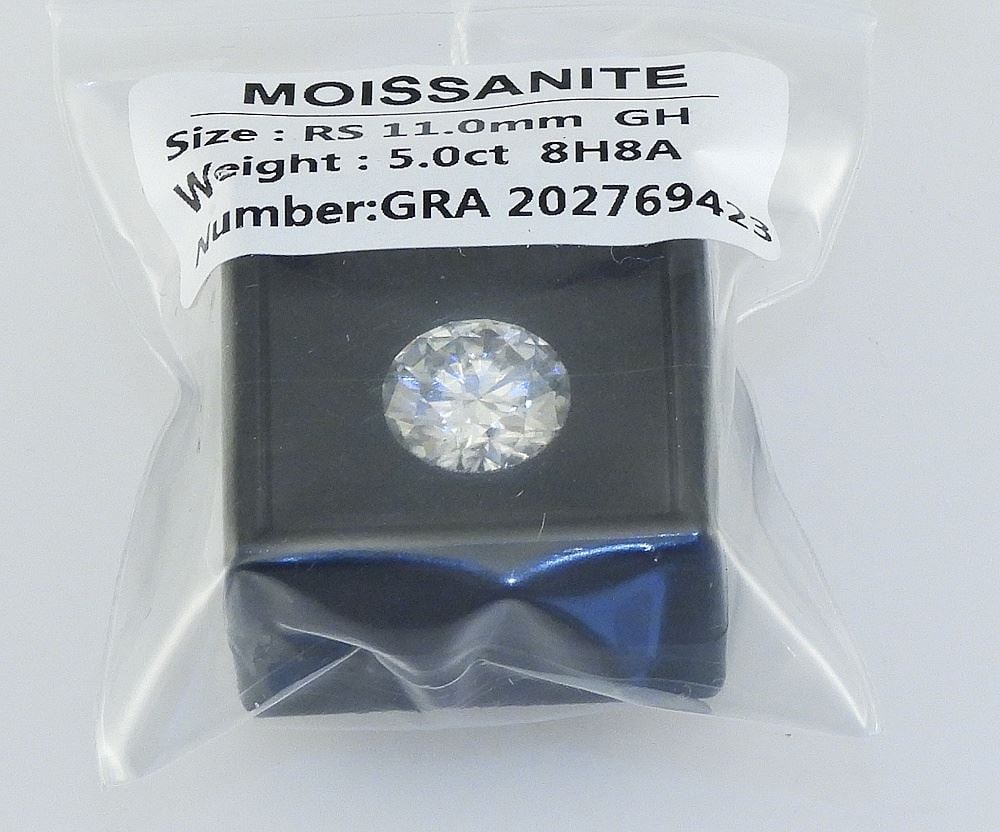 5ct Loose Moissanite Gemstone (11mm): 5ct Loose Moissanite Gemstone (11mm)
