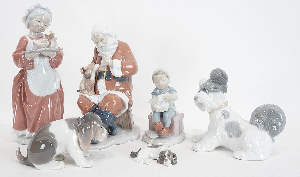 Six Lladro Figurines: 3 Santas Magical Workshop/3 Dogs.: Six Lladro Figurines: 3 Santas Magical Workshop/3 Dogs.