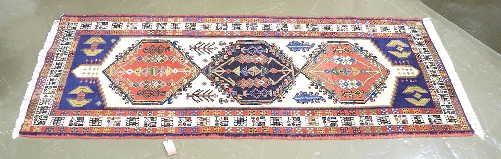 Kashan Carpet Approximately 9'9" x 14'3". (1478). (1 of 4)