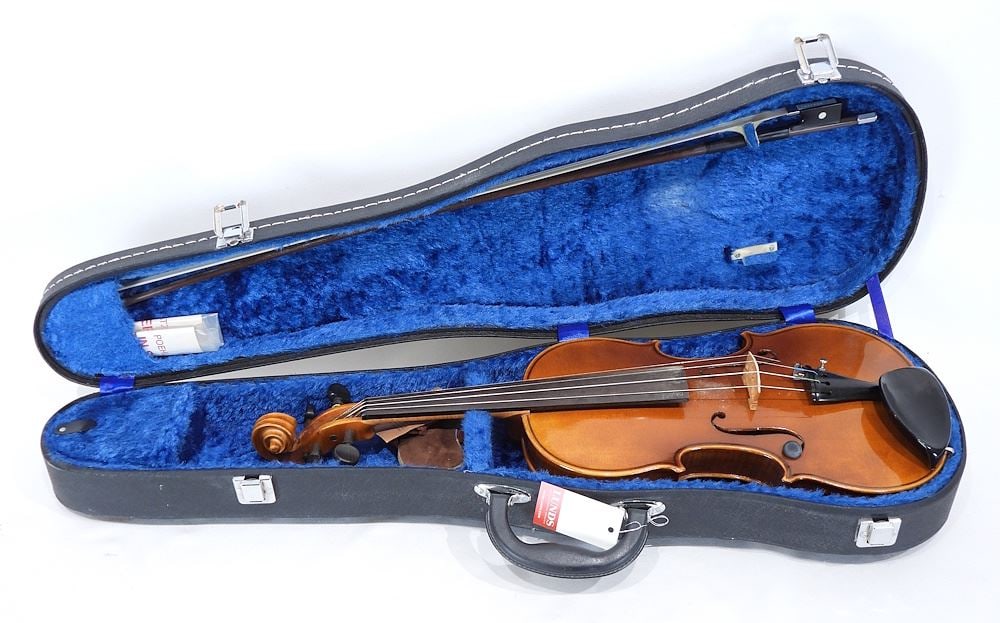 Karl Hofner Bubenreuth 1987 Violin (23 1/4"L) with Bow & Case. (1 of 3)