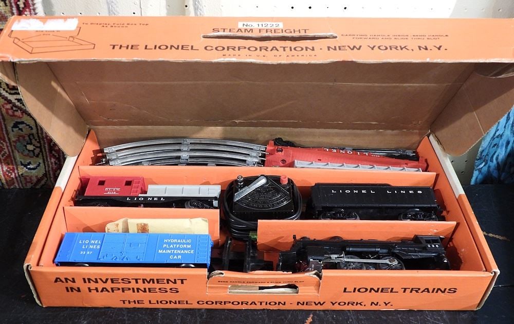 Lionel 027 No.11222 Steam Freight Train Set in Original Box. (1 of 2)