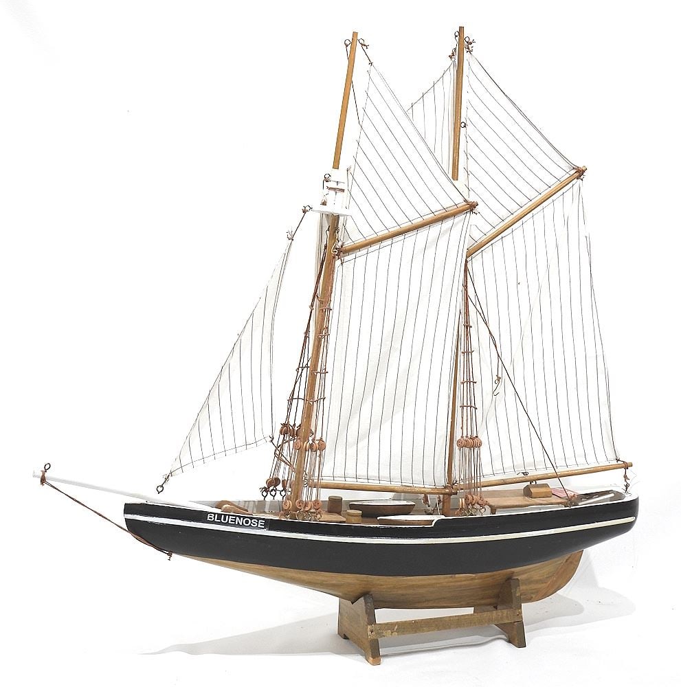 Ships Model: Bluenose, 19 1/4"L.: Ships Model: Bluenose, 19 1/4"L.