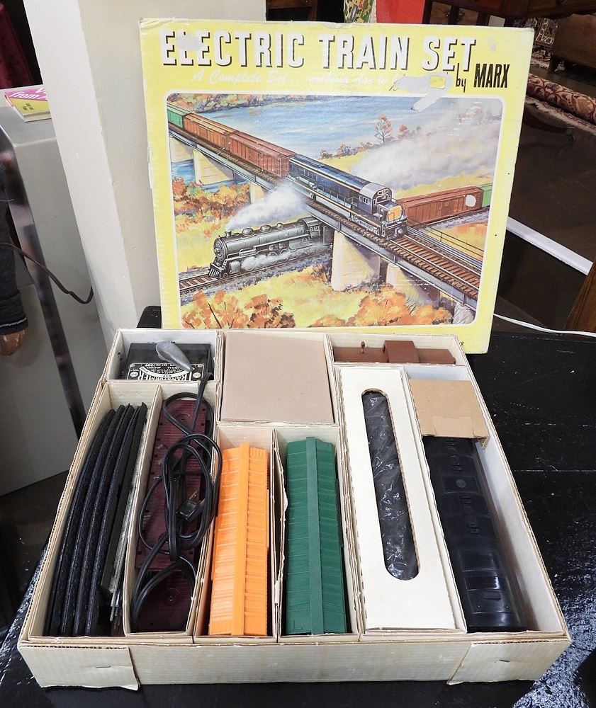 Marx Toys #41822 Electric Train Set in Original Box. (1 of 2)