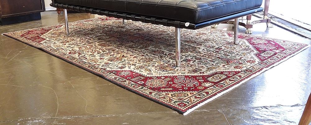 Tabriz Hand Knotted Carpet Approximately 5'1" x 8'3".: Tabriz Hand Knotted Carpet Approximately 5'1" x 8'3".