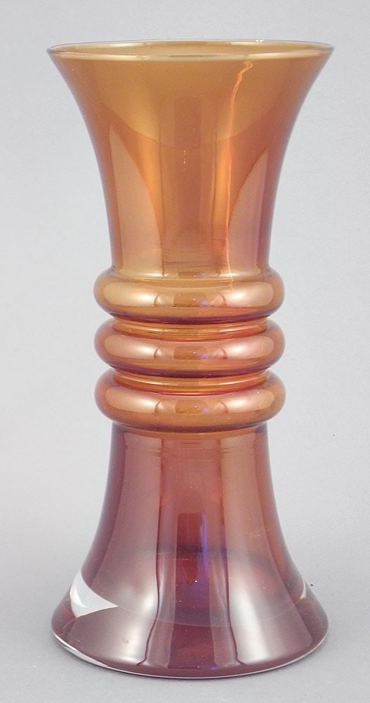 Riihimaen Lasi Oy "Kielo" Vase, Tamara Aladin, 7 7/8"h.: Riihimaen Lasi Oy "Kielo" Vase, Tamara Aladin, 7 7/8"h.