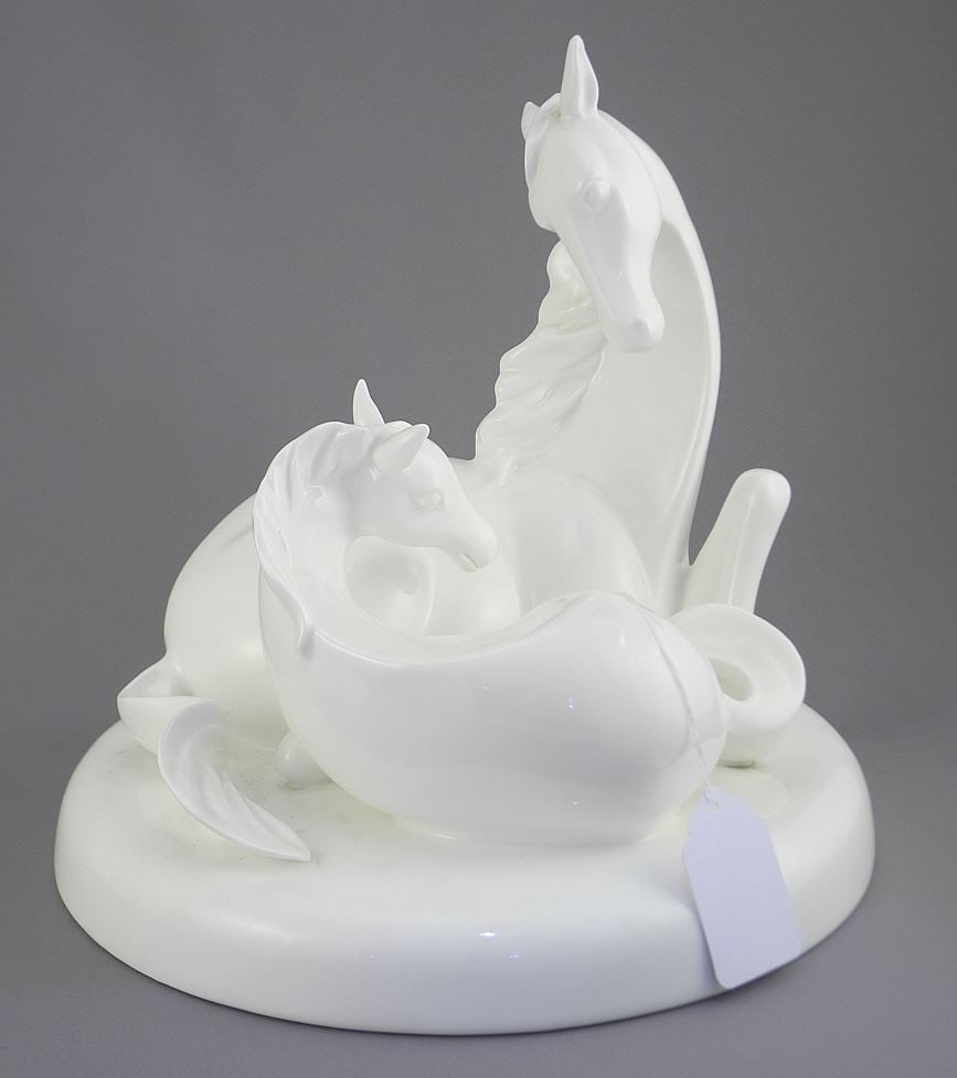 Royal Doulton Images Figurine "The Gift of Life" HN3524.: Royal Doulton Images Figurine "The Gift of Life" HN3524.