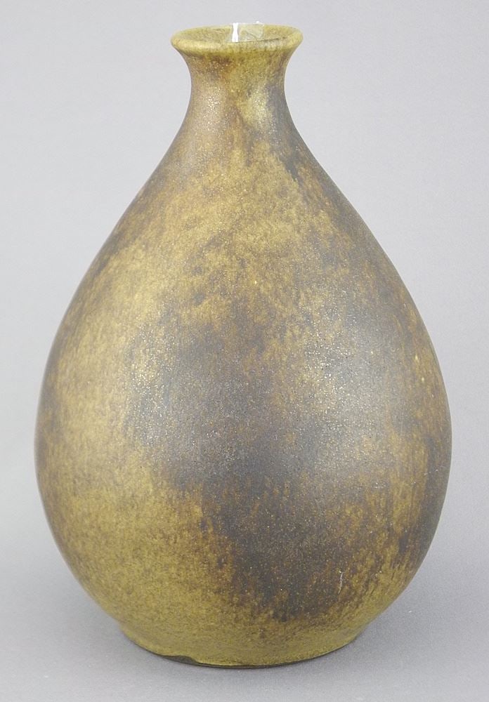 Stoneware Vase Monogrammed JG (Jan Grove) Victoria Canada, 7 1/4"h.: Stoneware Vase Monogrammed JG (Jan Grove) Victoria Canada, 7 1/4"h.