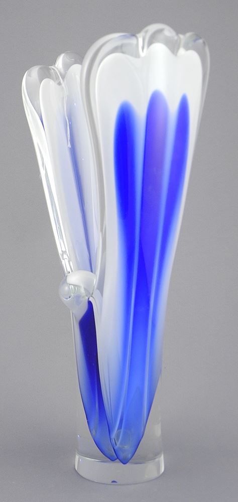 Flygsfors "Coquille" Vase, Paul Kedelv, 11 1/2"h.: Flygsfors "Coquille" Vase, Paul Kedelv, 11 1/2"h.