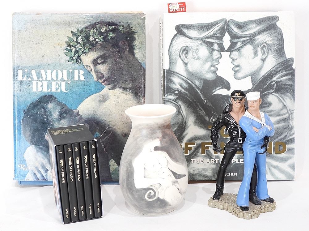 Tom of Finland Collection: Taschen Art of Pleasure & Comics/Figurine/ Vase.: Tom of Finland Collection: Taschen Art of Pleasure & Comics/Figurine/ Vase.