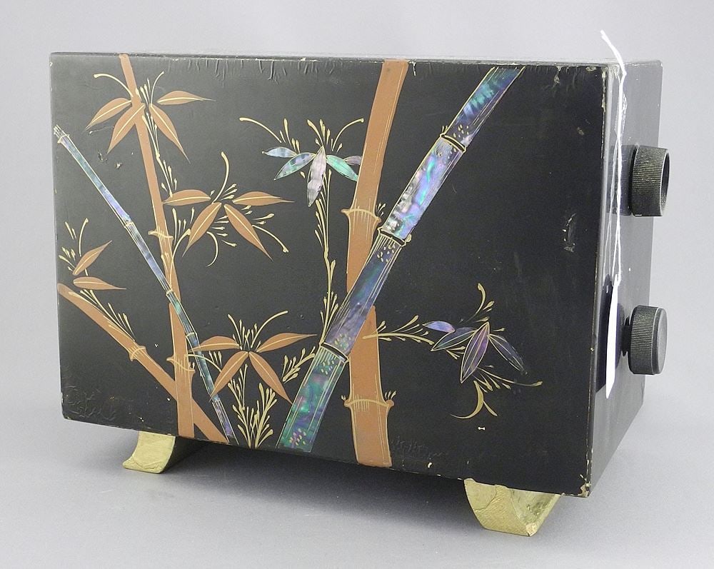 1950's Sharp Model PF117 "Pagoda" Radio, 10"w (works).: 1950's Sharp Model PF117 "Pagoda" Radio, 10"w (works).