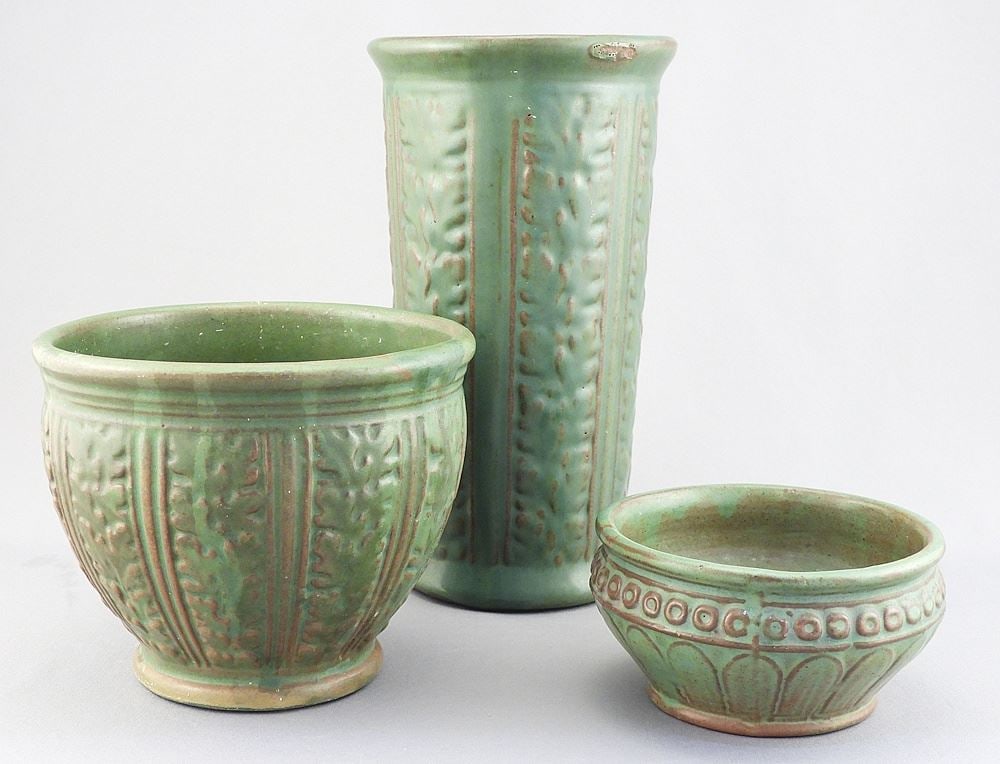 Three Weller Pottery Items: 2 Orris Oak, 2 1/8 - 7 7/8"h.: Three Weller Pottery Items: 2 Orris Oak, 2 1/8 - 7 7/8"h.