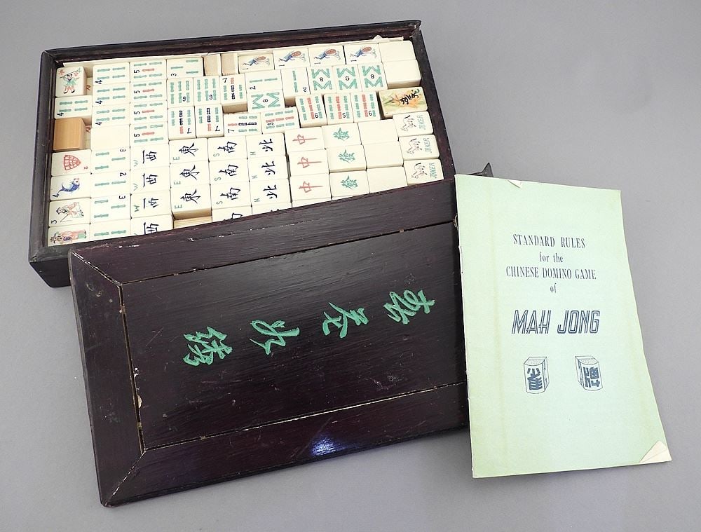 Bone & Bamboo Mah Jong Set in Case, 10 5/8"L.: Bone & Bamboo Mah Jong Set in Case, 10 5/8"L.