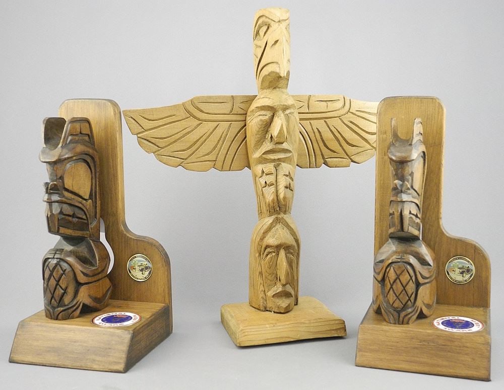 Pair of Northwest Coast Bookends signed Joe Becker (7 7/8"h) & Model Pole signed C.S.Gull, 10 3: Pair of Northwest Coast Bookends signed Joe Becker (7 7/8"h) & Model Pole signed C.S.Gull, 10 3