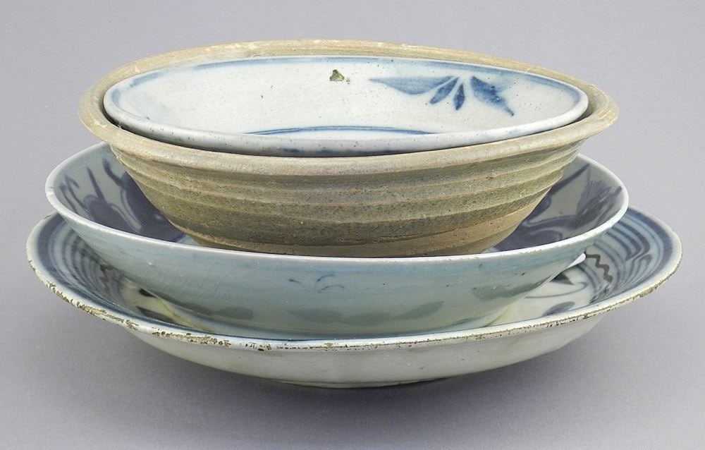 Four South East Asian Ceramic Bowls, 6 1/4 - 8 3/4" Diameter.: Four South East Asian Ceramic Bowls, 6 1/4 - 8 3/4" Diameter.