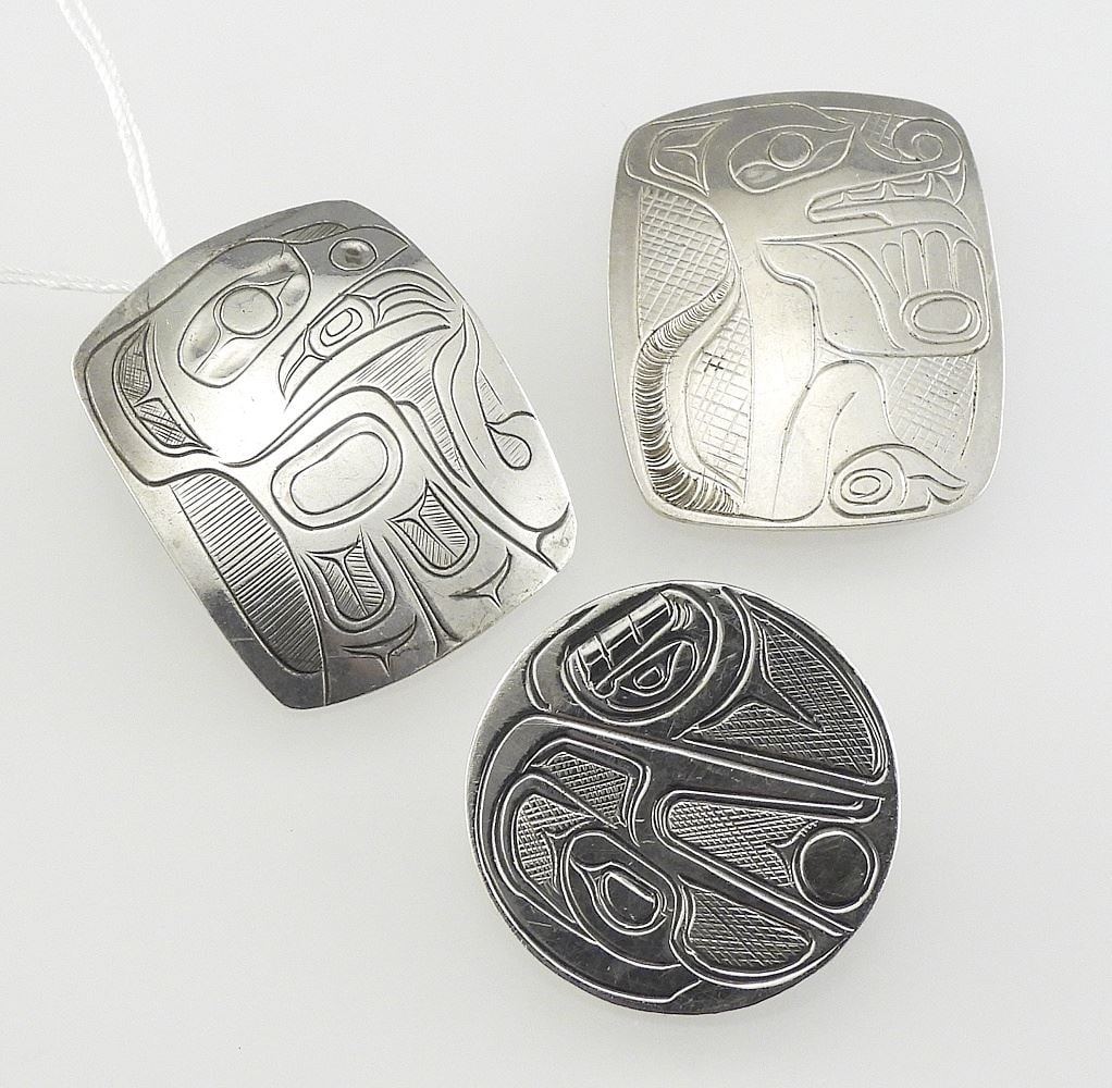 Northwest Coast Silver "Raven" Brooch & 2 Pendants (1 lacking bail) 1" Diam., 1 1/8"h, TW 19g.: Northwest Coast Silver "Raven" Brooch & 2 Pendants (1 lacking bail) 1" Diam., 1 1/8"h, TW 19g.