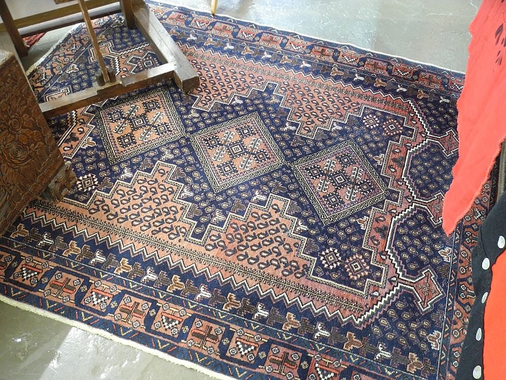 Hand Knotted Persian Carpet Approximately 5'2" x 6'4".: Hand Knotted Persian Carpet Approximately 5'2" x 6'4".