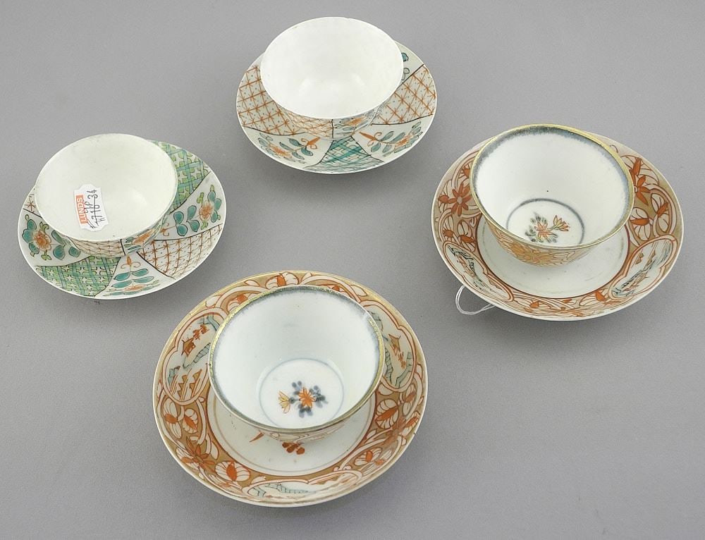 Two Pair of Japanese Imari Porcelain Tea Bowls & Saucers.: Two Pair of Japanese Imari Porcelain Tea Bowls & Saucers.