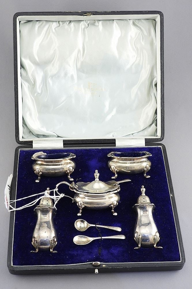 Walker & Hall Hallmarked Silver Condiment Set, 180g. (1 of 6)