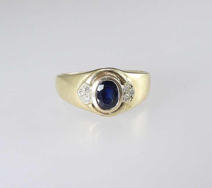18K (marked 750) Yellow Gold Sapphire & Diamond Ring, Size 9 1/4, 4.1g. (1 of 5)