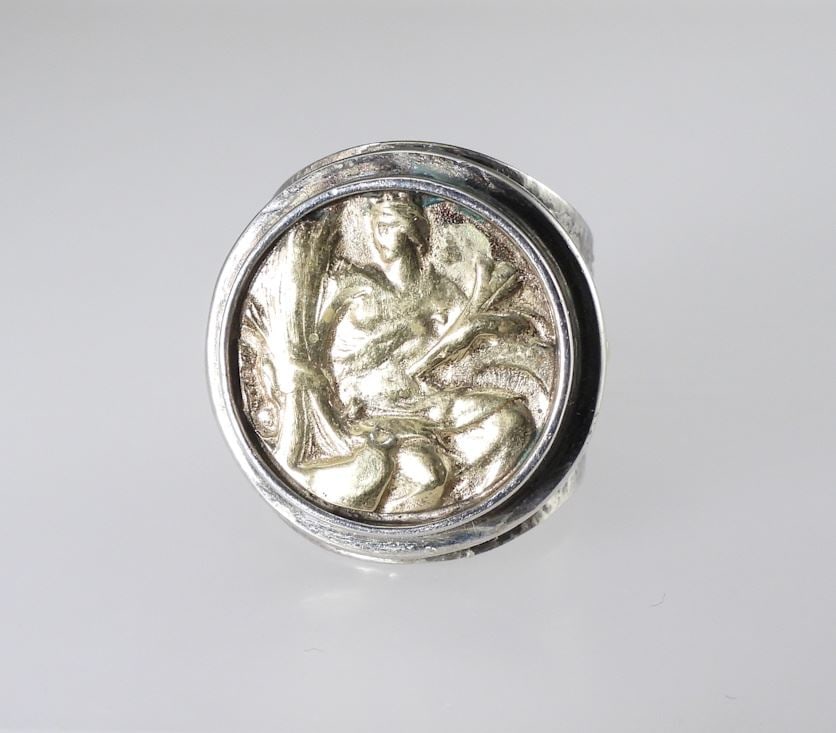 Sterling Silver Ring with Gold Tone Inset Feature, Size 7 1/2, 15.5g. (1 of 5)