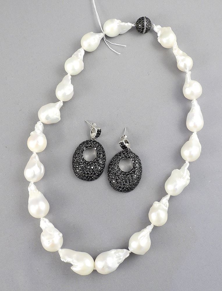 Baroque Freshwater Pearl Necklace (18" Long) with Black Spinel Clasp & Earrings.: Baroque Freshwater Pearl Necklace (18" Long) with Black Spinel Clasp & Earrings.