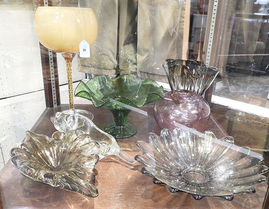 Collection of Vintage Glass Bowls & Dishes Including Molded Cat Dish. (1 of 1)