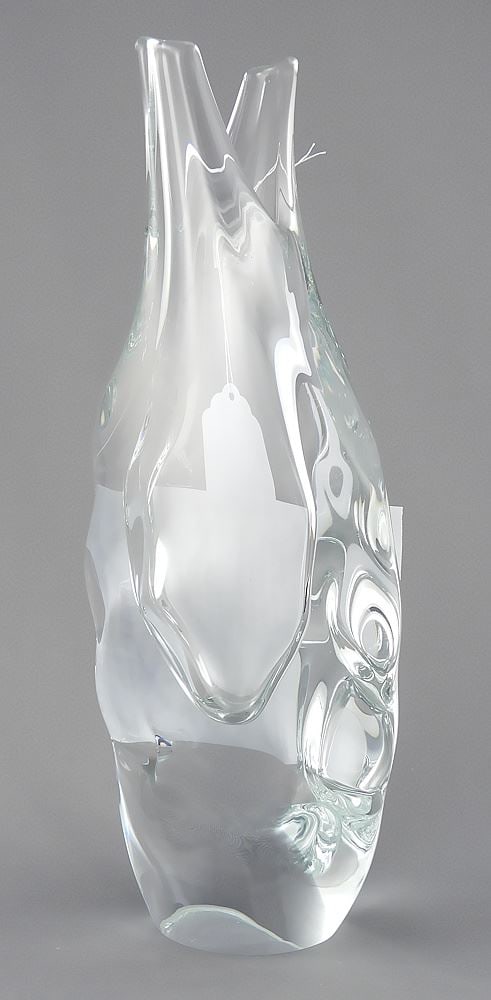 Vannes-le-Chatel "Fiume" Crystal Vase, 11 3/4"h.: Vannes-le-Chatel "Fiume" Crystal Vase, 11 3/4"h.