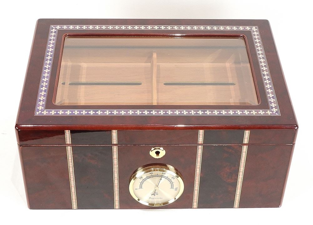 Lacquer Cigar Humidor, 6 1/4 x 14 x 9 5/8". (1 of 3)