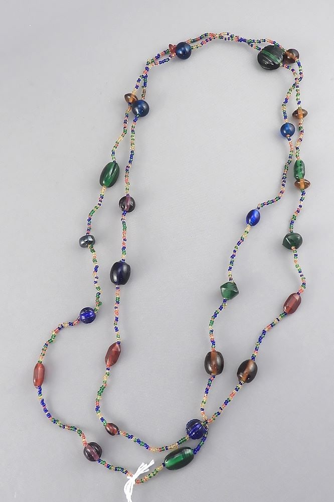 Poured Glass Bead Necklace. (1 of 2)