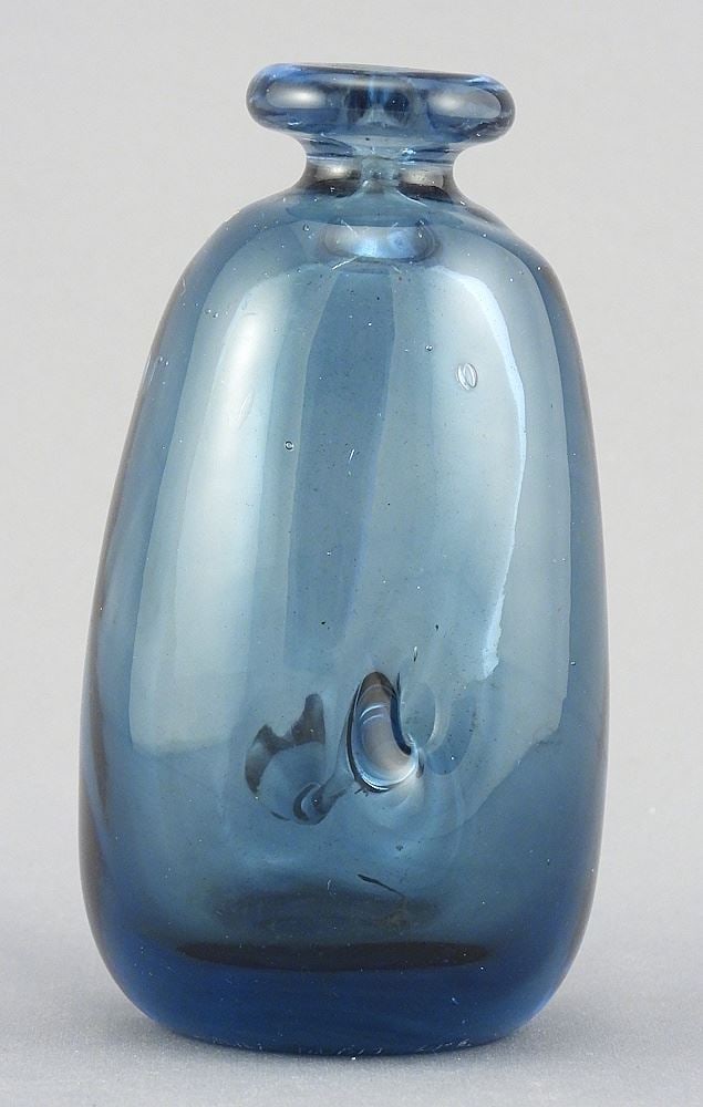 Blown Glass Vase signed "Robin Two Rivers" Michael Robinson. (1 of 5)