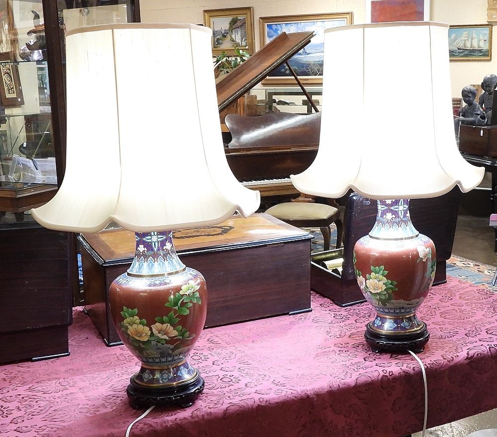 Pair of Chinese Cloisonne Table Lamps, TH 32 1/4" (variable).: Pair of Chinese Cloisonne Table Lamps, TH 32 1/4" (variable).
