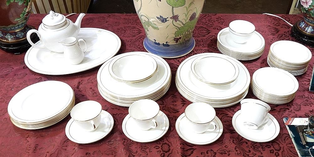 Collection of Royal Worcester "Contessa" Bone China Dinnerware. (1 of 4)