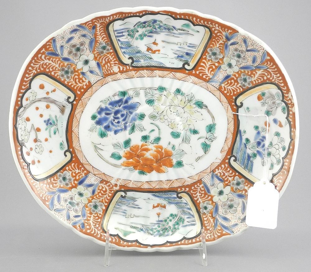 Japanese Arita Imari Oval Lobed Dish, 11"w.: Japanese Arita Imari Oval Lobed Dish, 11"w.