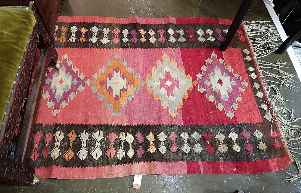 Kilim Carpet Approximately 3'10" x 6'8".: Kilim Carpet Approximately 3'10" x 6'8".