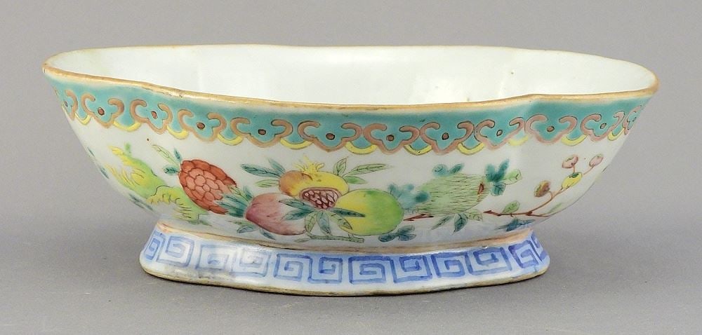 19th C. Chinese Famille Rose Porcelain Crab Apple Shaped Dish w/ Overglaze Red Qianlong Mar (1 of 4)