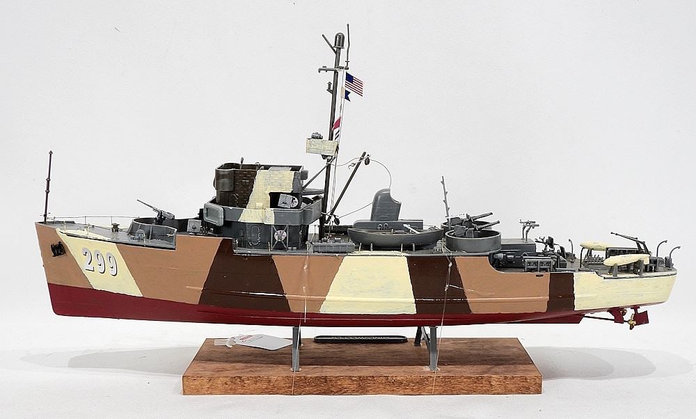 Plastic Ships Model: "Minesweeper", 17 1/2"L. (1 of 2)