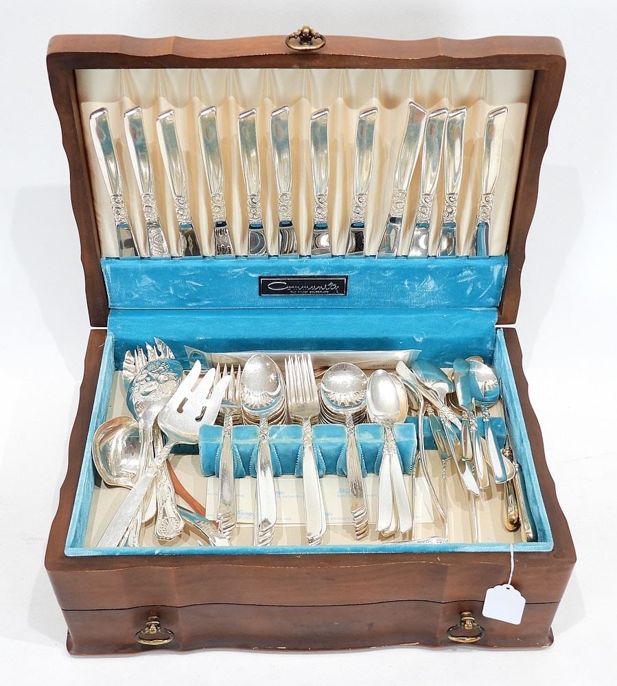 Canteen of Community "South Seas" & Other Silver Plated Flatware. (136) (1 of 4)
