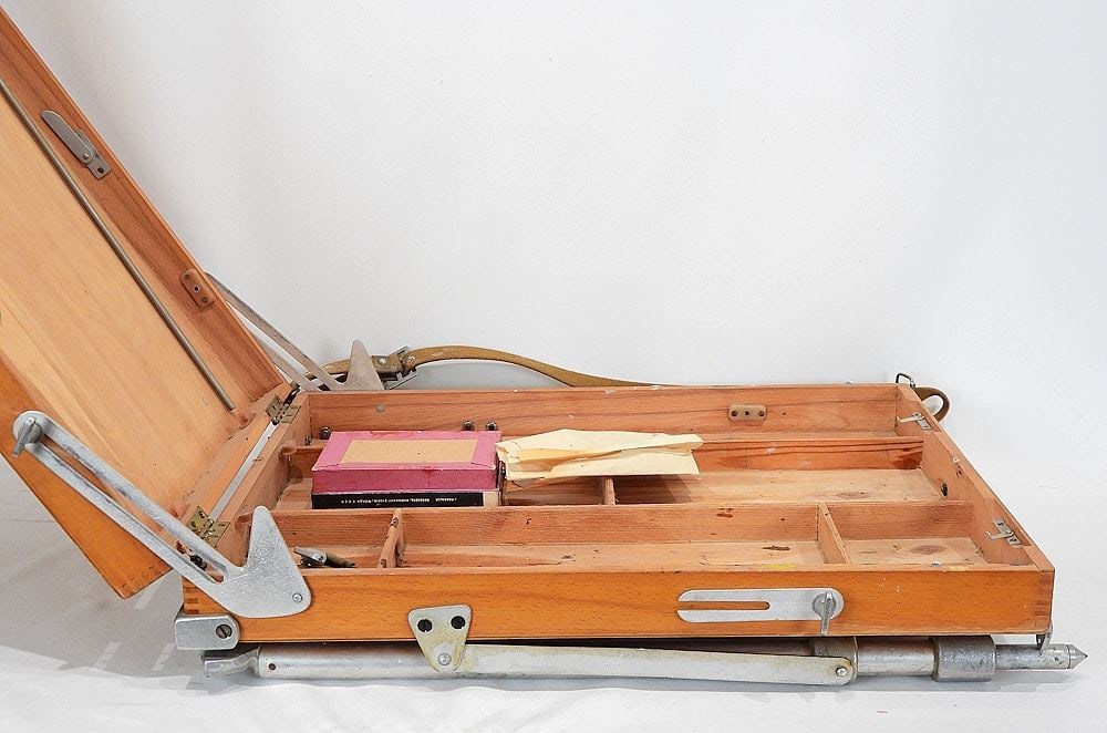 Portable Artists Folding Easel, 20 1/2 x 15 3/4 x 4 1/2" Closed. (1 of 4)