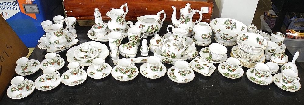 Set of Spode Hammersley "Strawberry Ripe" Bone China Tea & Luncheon Wares. (1 of 5)