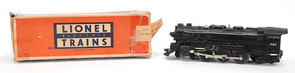 Lionel "No.685 Locomotive" with Smoke Chamber, Original Box. (1 of 4)