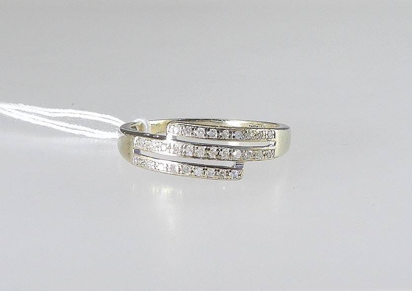 10K (marked) White Gold & Channel Set Diamond Ring, Size 9, 2.6g.: 10K (marked) White Gold & Channel Set Diamond Ring, Size 9, 2.6g.