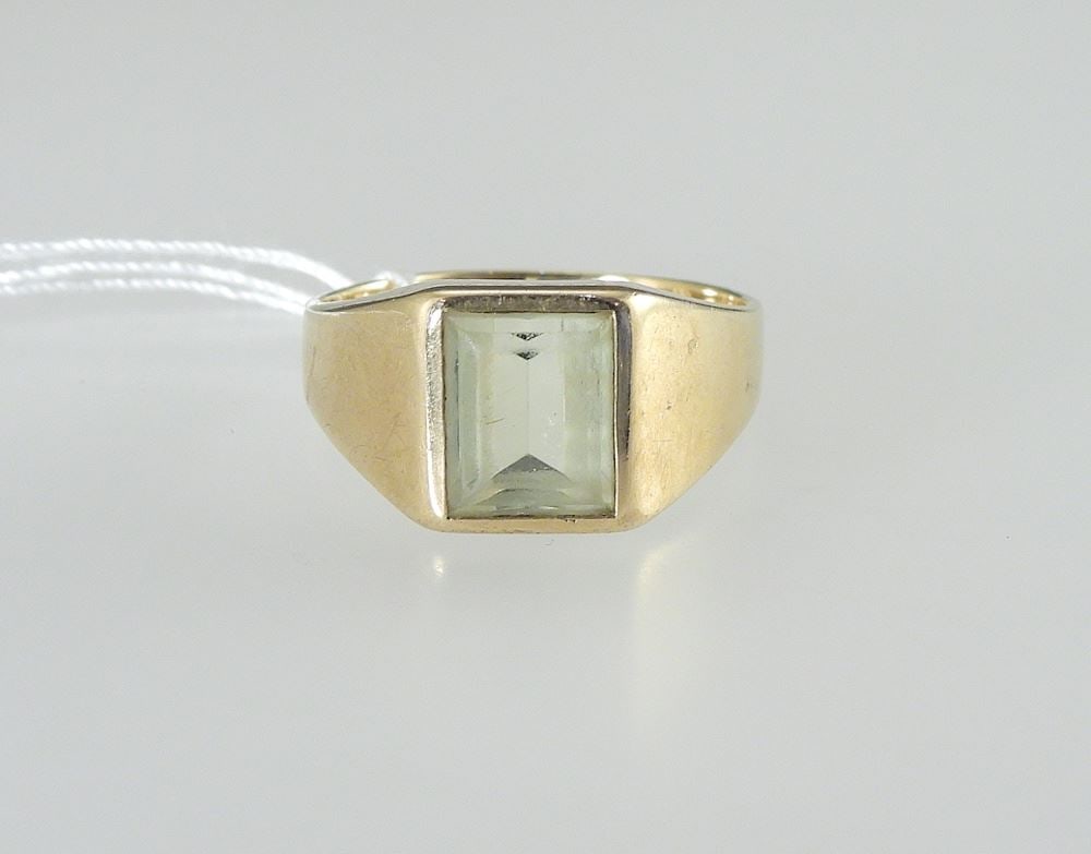 Gent's 10K (marked) Yellow Gold & Rectangular Cut Stone Ring, Size 11, 5.5g. (1 of 4)